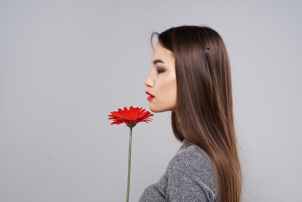 pretty-brunette-red-flower-John FRANCEY