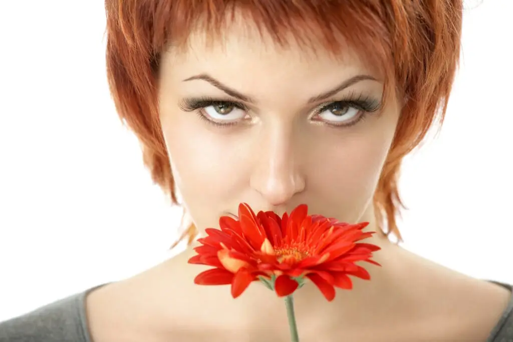 the-beauty-with-a-flower-John-FRANCEY